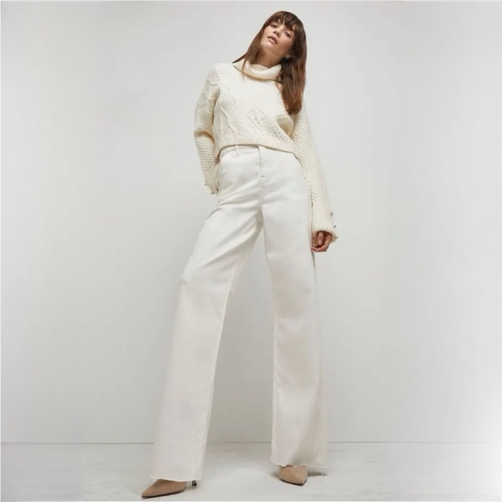River Island- Women Loose Fit Raw Hem Wide Leg Jeans in color cream- size 10